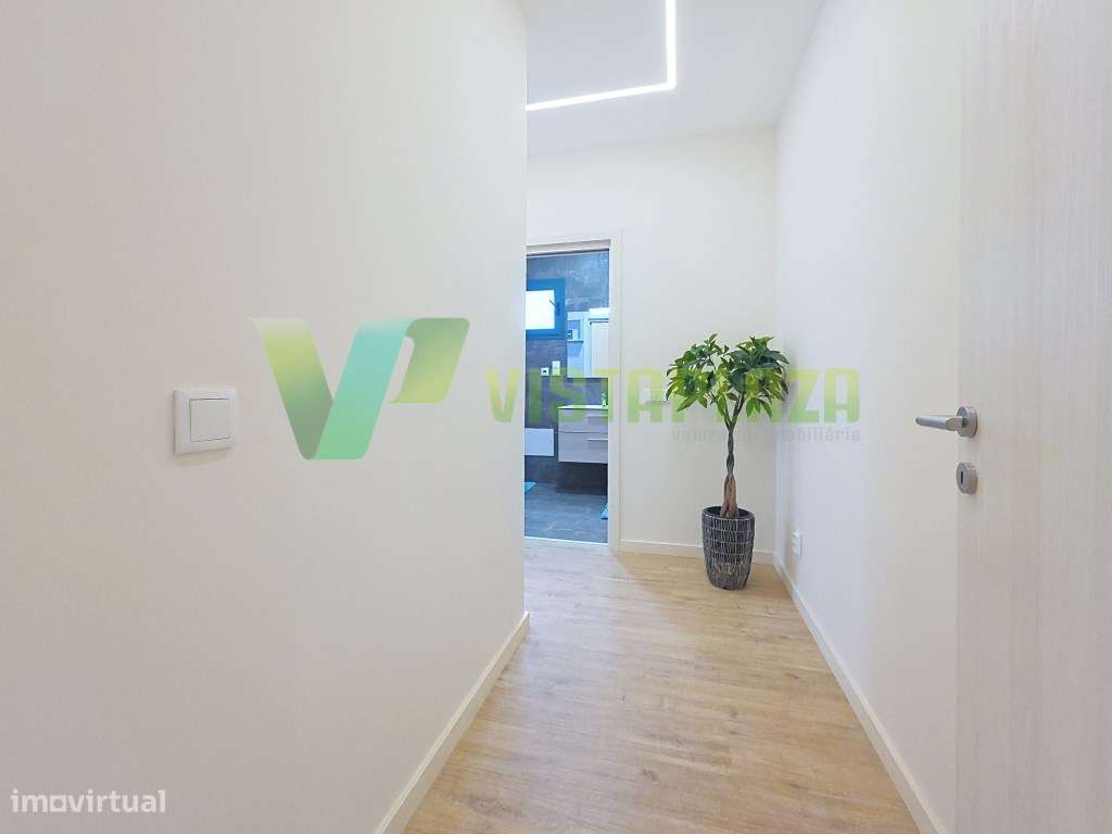 Apartamento T4 Acabamentos de Luxo na Urbanização do Fojo, Portimão-26