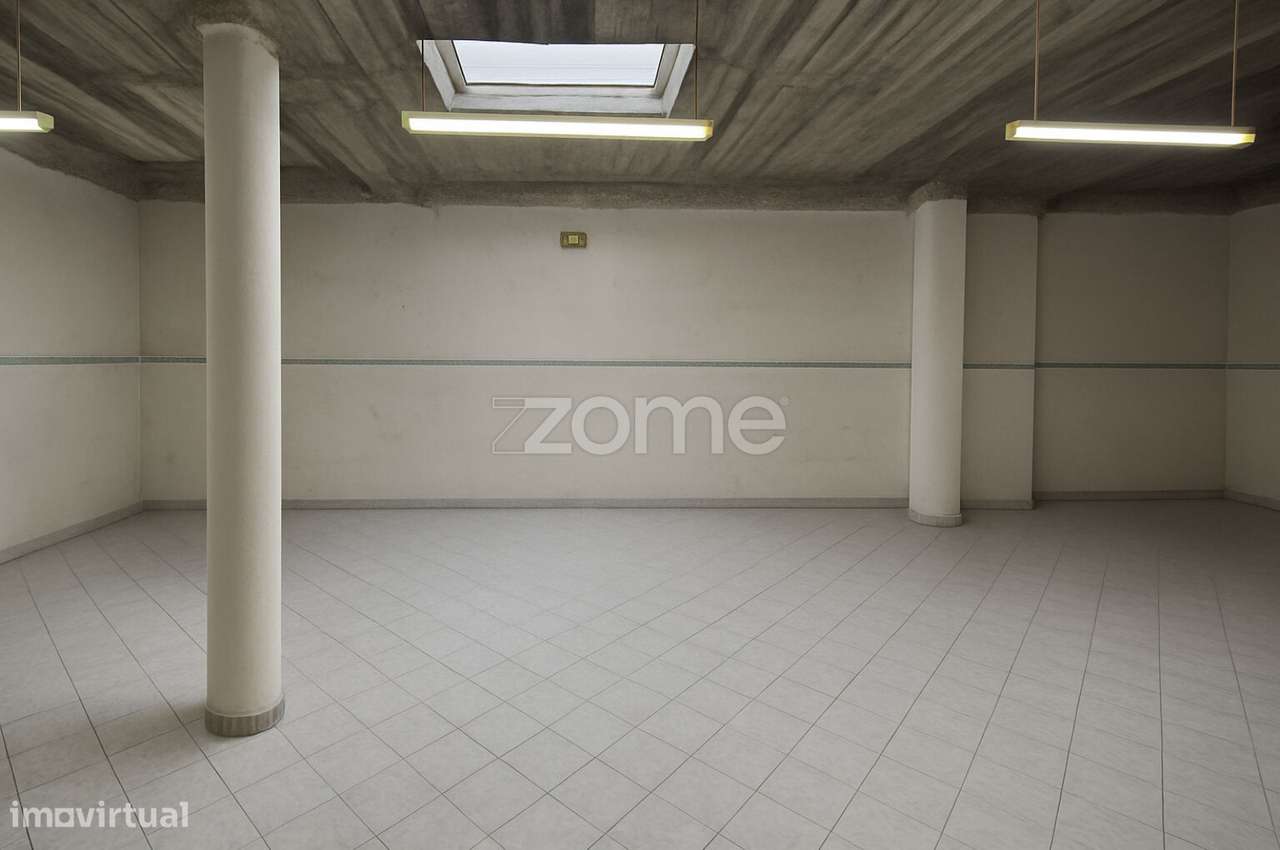 Loja Barreiro 237m2 - Grande imagem: 2/5