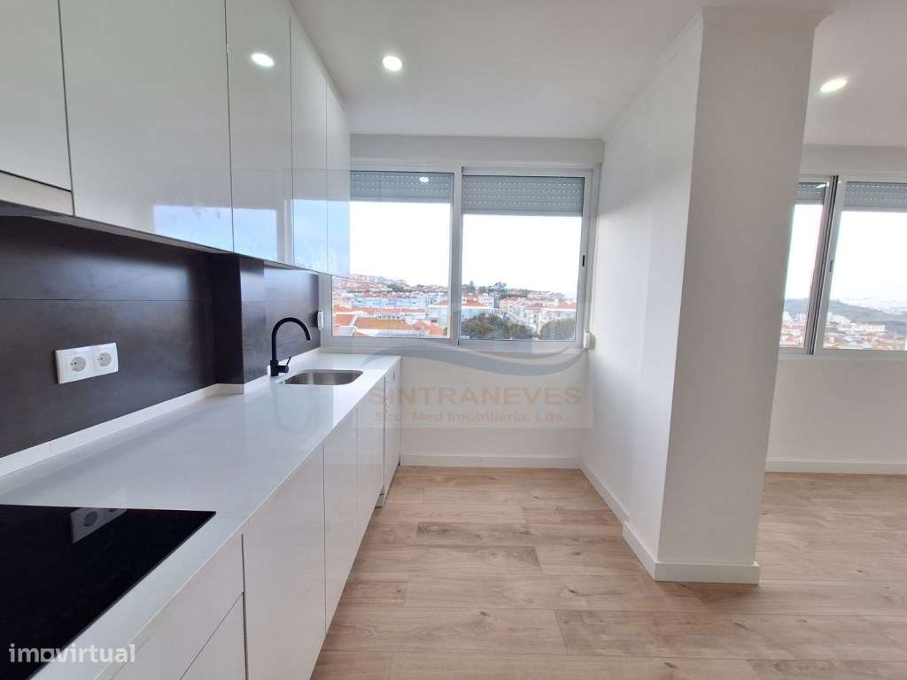 Oportunidade! T4 Renovado com Cozinha Nova e Open Space-5