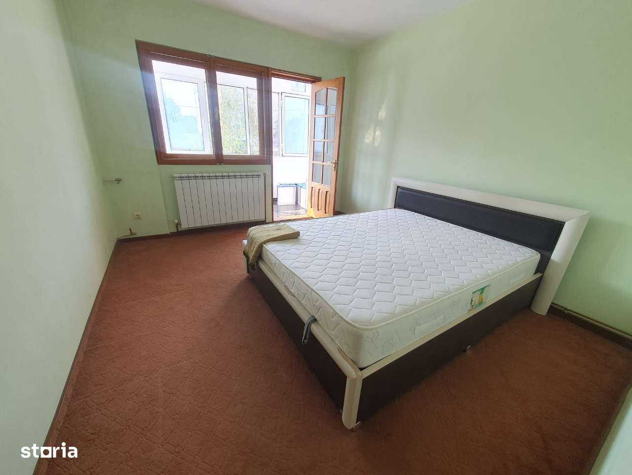 De vanzare apartament 3 camere etaj 1 Pod Ros-2