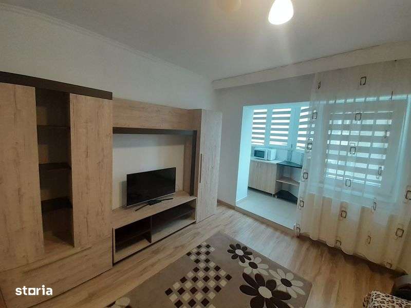 Garsoniera bloc izolat etaj 1, Bradet - Imagine principală: 5/8