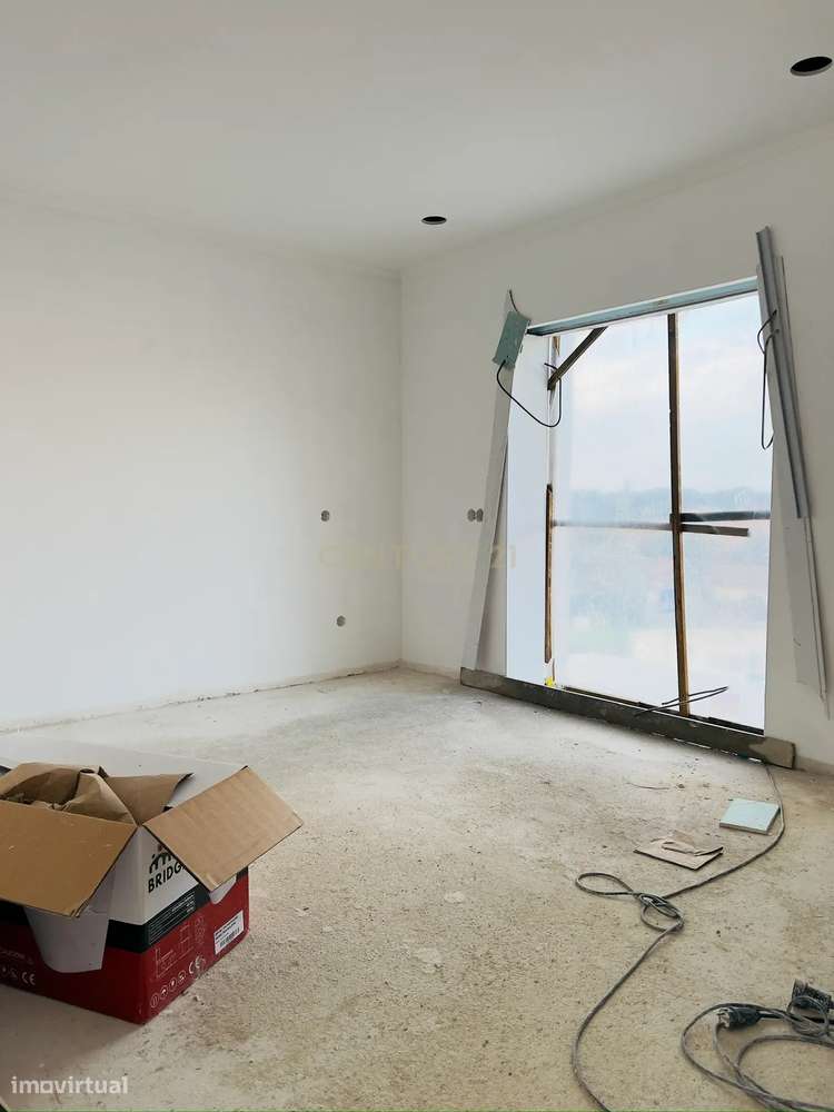 Moradia em Águas de Moura - T3+ Sótão em fase final de construção - Grande imagem: 3/23