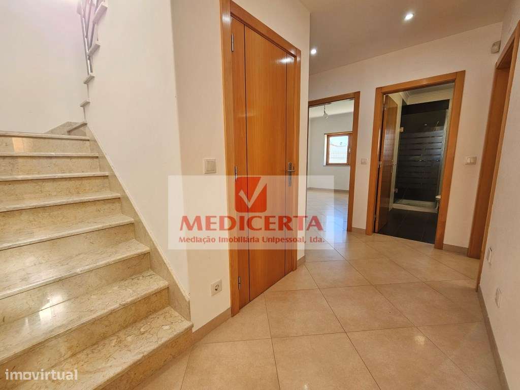 Algueirão - Moradia/Isolada T5 + Logradouro 350m² + Garagem-14