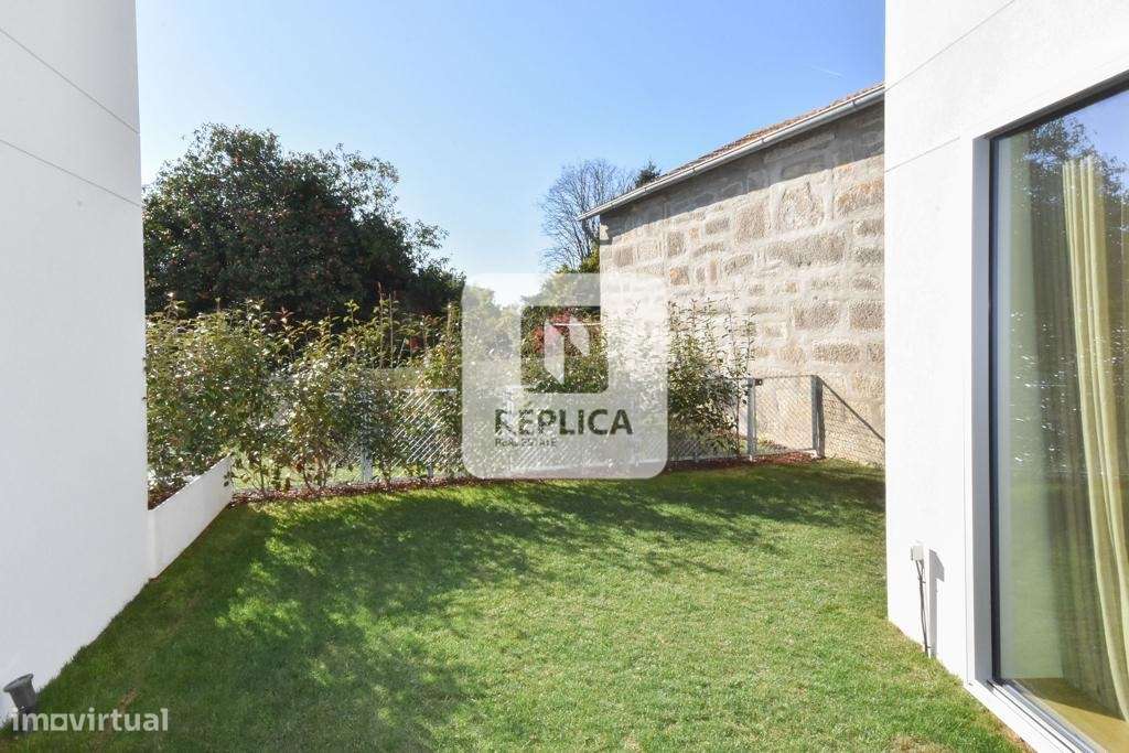 Moradia T4 Jardim Piscina Antunes Guimarães | Moradia T4 Fonte Moura - Grande imagem: 4/41