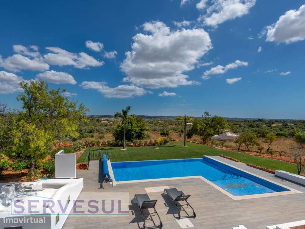 Luxuosa Moradia de luxo de 2 andares composta por 4 quartos, com um...-48