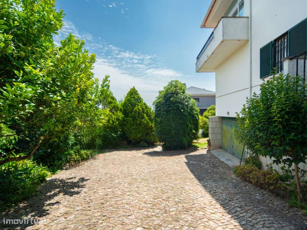 Moradia, para remodelação toatal, jardim e Piscina, Varanda vista m... - Grande imagem: 5/29