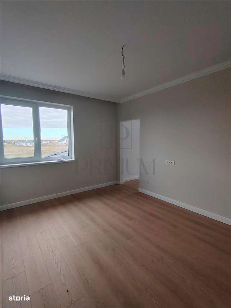 ZONA M CITY - Duplex despartit prin camera tehnica - canalizare - asfa - Imagine principală: 5/12