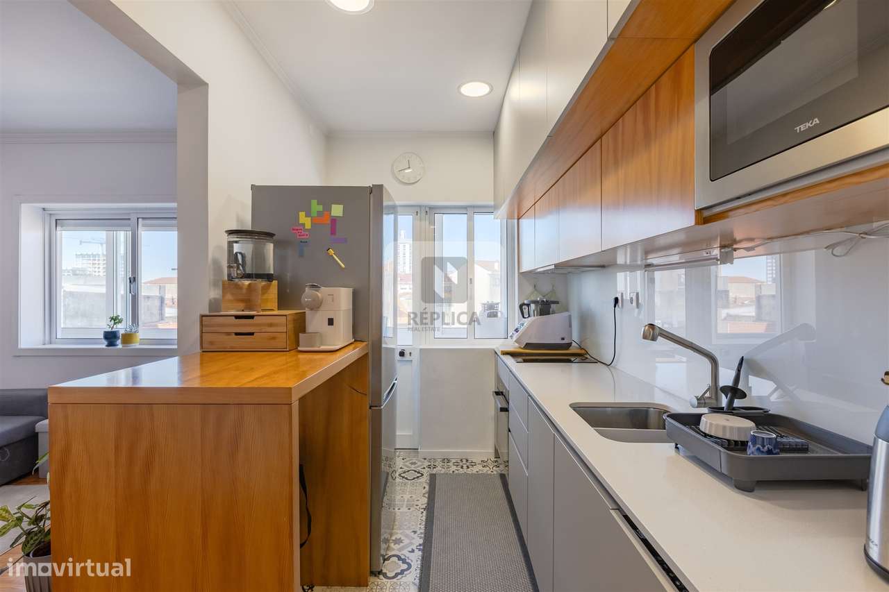Apartamento T2 Renovado no Bonfim, Porto-10