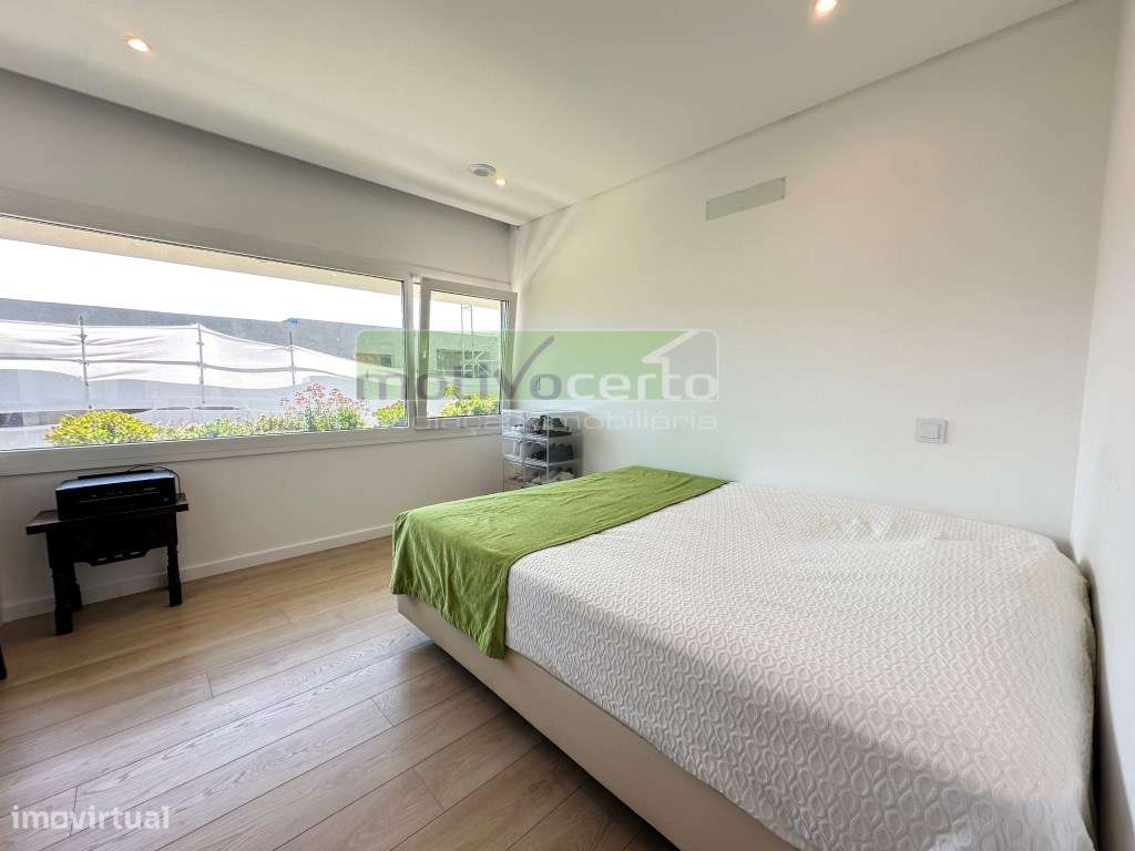 Moradia Isolada T6+1 com Piscina e Vista Única para a Serra de Sint...-17