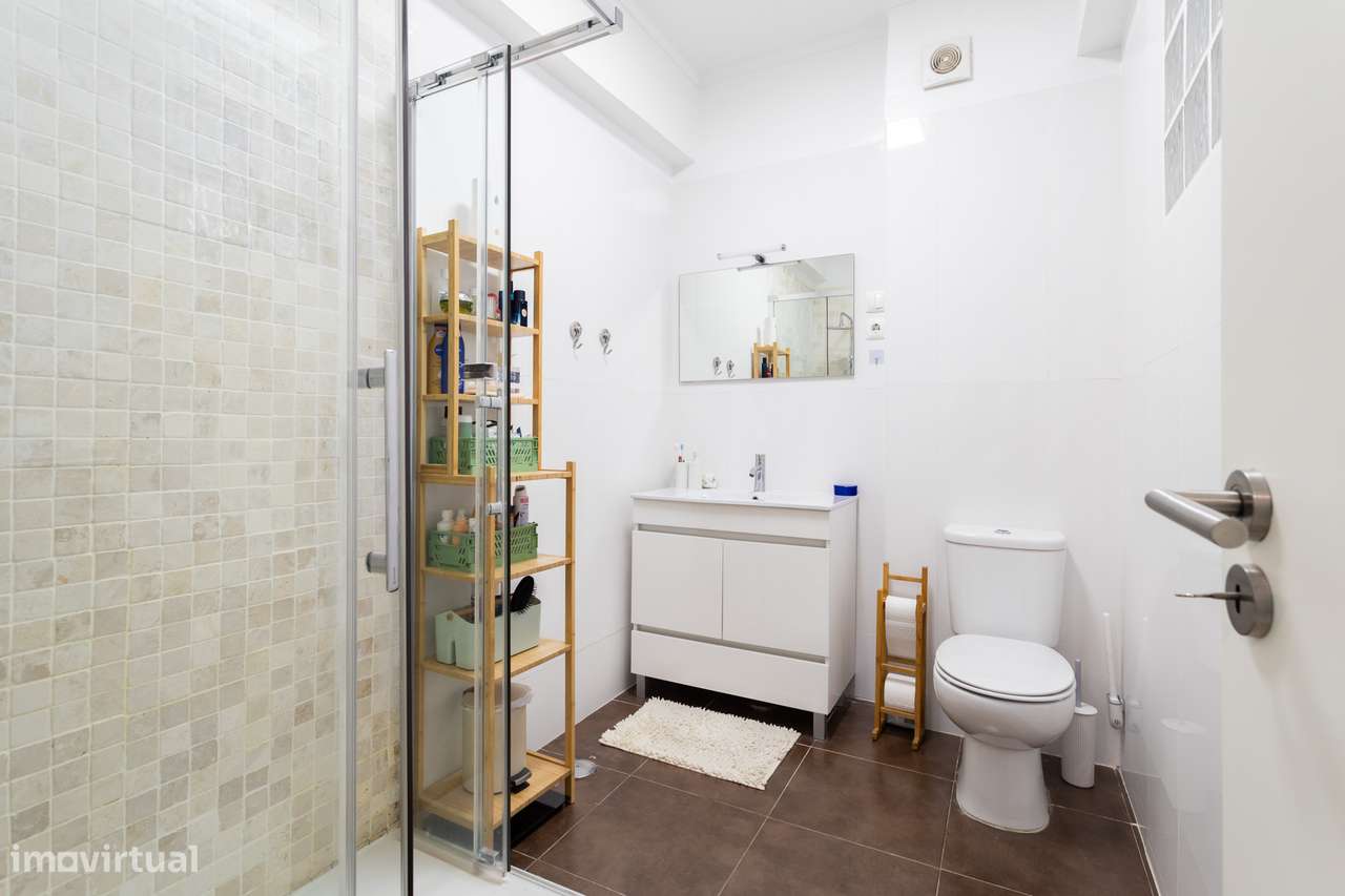 APARTAMENTO T2 EM MASSAMÁ-8