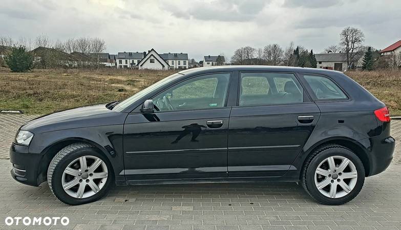 Audi A3 1.6 TDI DPF Ambiente S tronic - 4