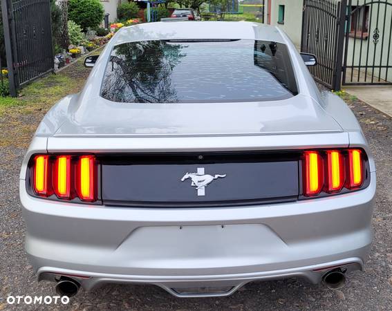 Ford Mustang 3.7 V6 - 8