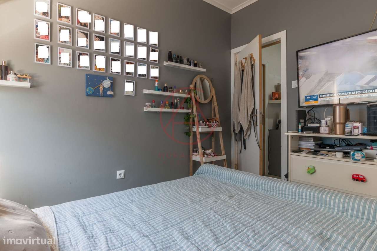 T1 possível aproveitamento Sotão - 2 minutos a pé dos Comboios da B - Grande imagem: 3/24