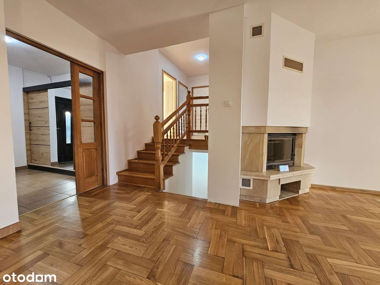 Piękny dom w doskonałej lokalizacji Leszna - Pełny obrazek: 3/20