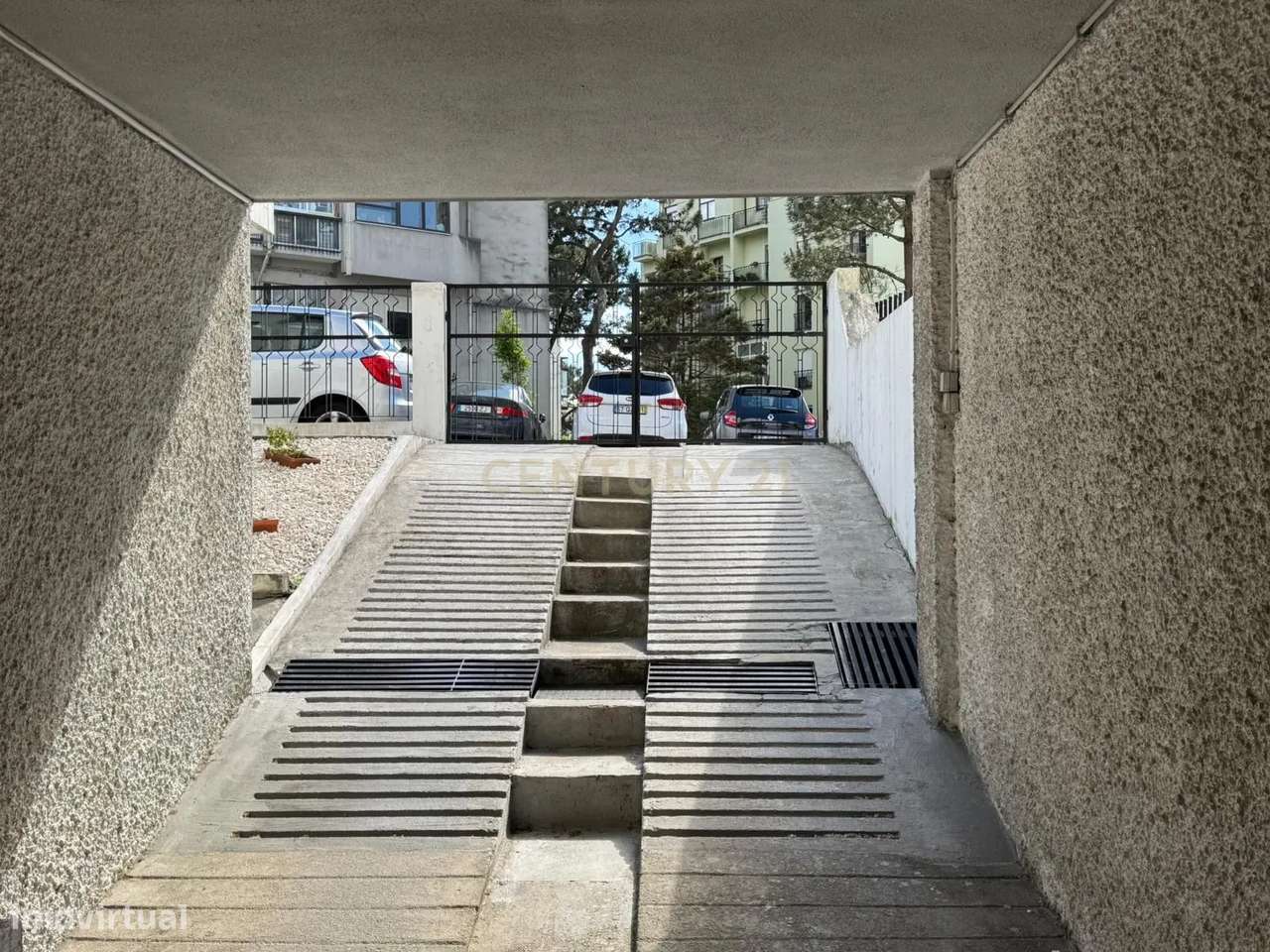 APARTAMENTO T4 DUPLEX NA PRAÇA PEDRA VERDE - ALDOAR-31