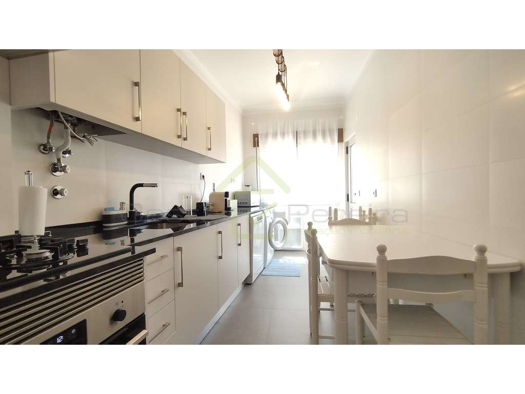 Apartamento T3 RENOVADO no CENTRO da cidade de Torres Vedras!-3