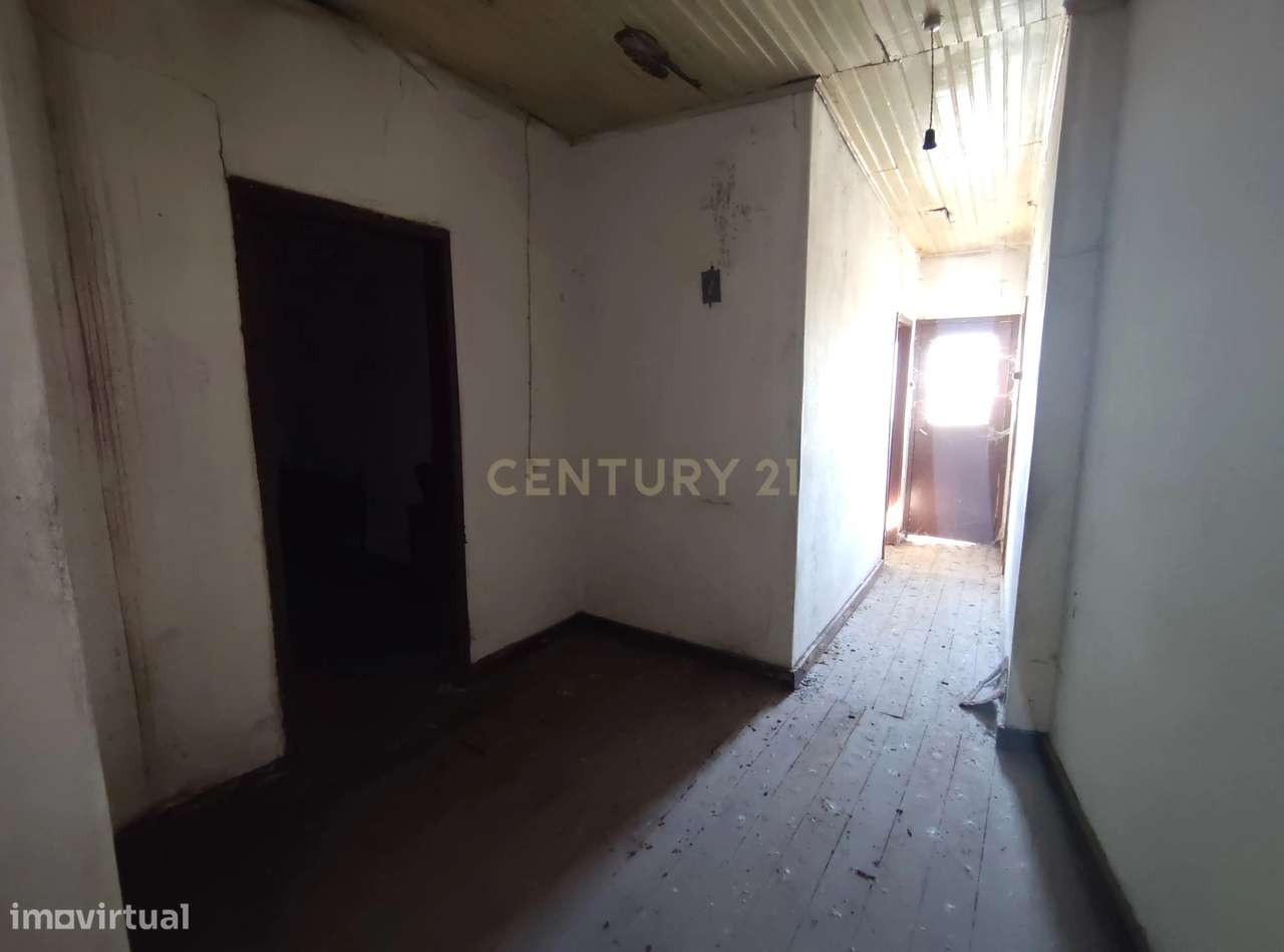 Moradia para recuperar a 5kms da cidade de Chaves-11