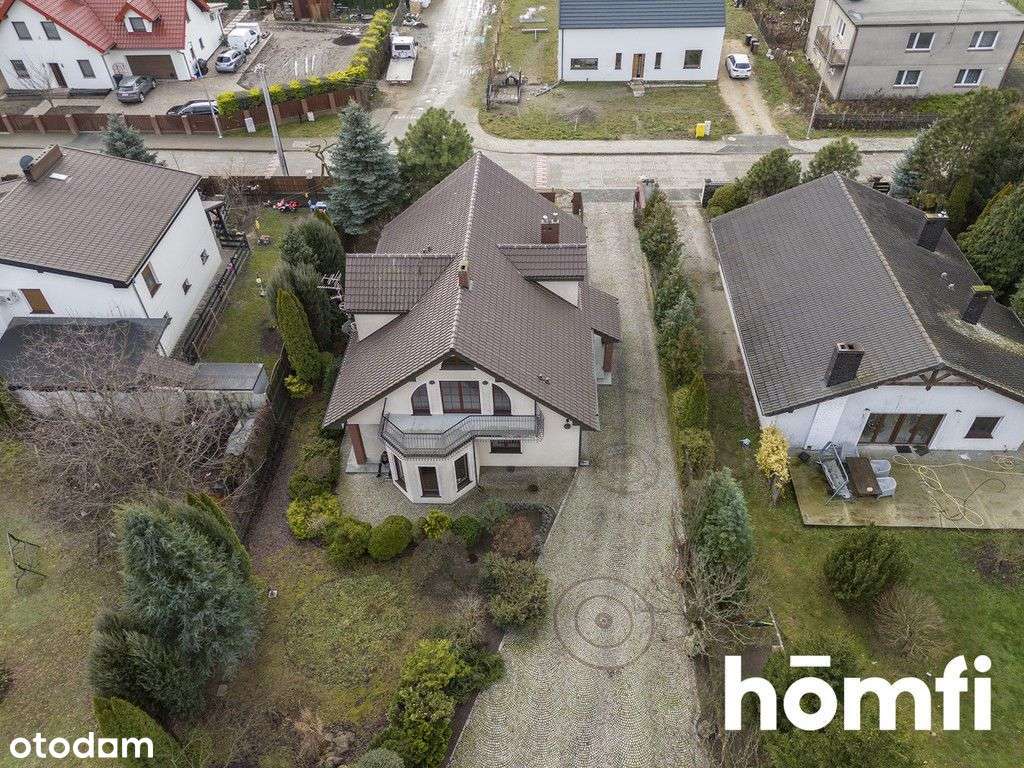 Dom jednorodzinny z garażem na dużej działce-17