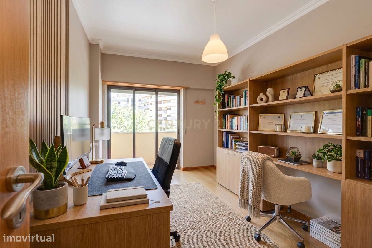Apartamento T3 | Terraço, Box e Arrecadação | Urbanização da Ribeirada-7