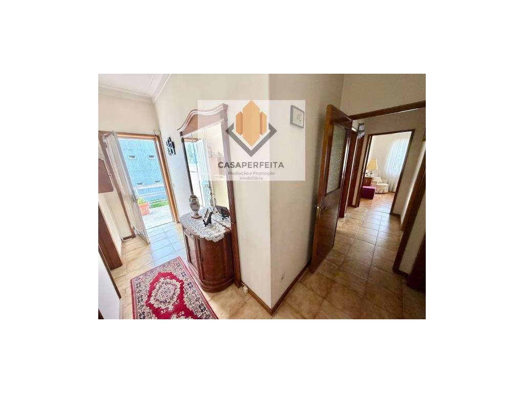 Andar Moradia T3 de 3 Frentes com Terreno, Garagem e Anexos - Avintes-17