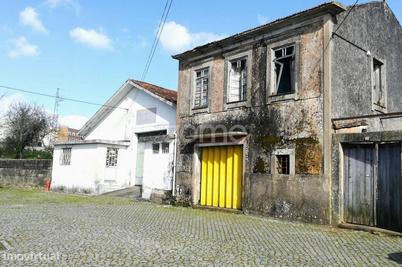 Moradia T3 para recuperar e Armazém em Nogueira da Maia - Grande imagem: 3/21