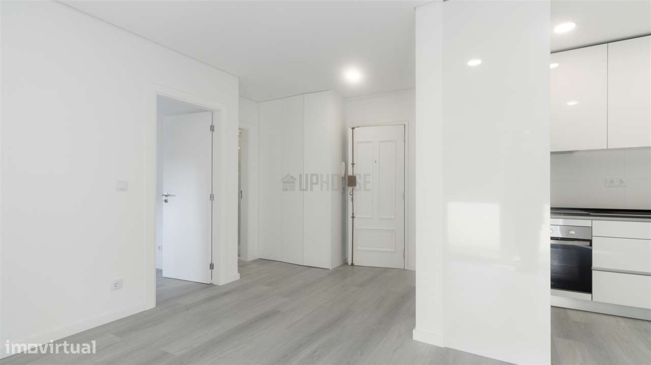 Apartamento T1 Remodelado com Varanda – Centro de Viseu - Grande imagem: 2/9