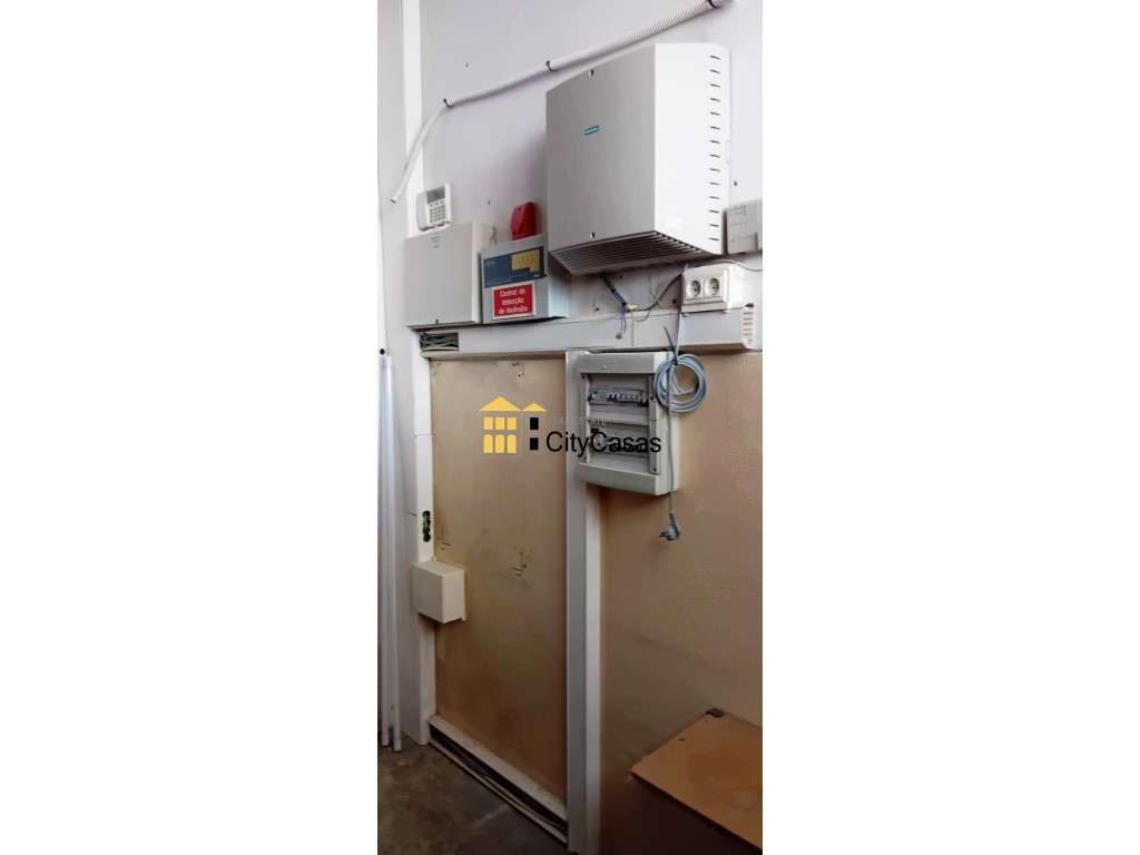 Loja c/ Terraço e 2 Frentes | Paranhos-14