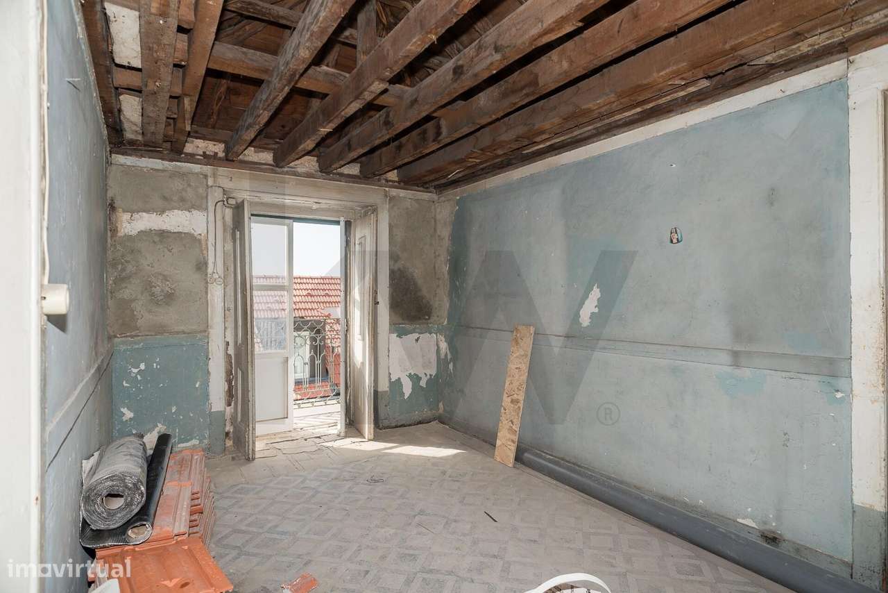 Apartamento T3 | Varanda | Vista rio |  Obras | Prédio Reabilitado | L - Grande imagem: 3/13