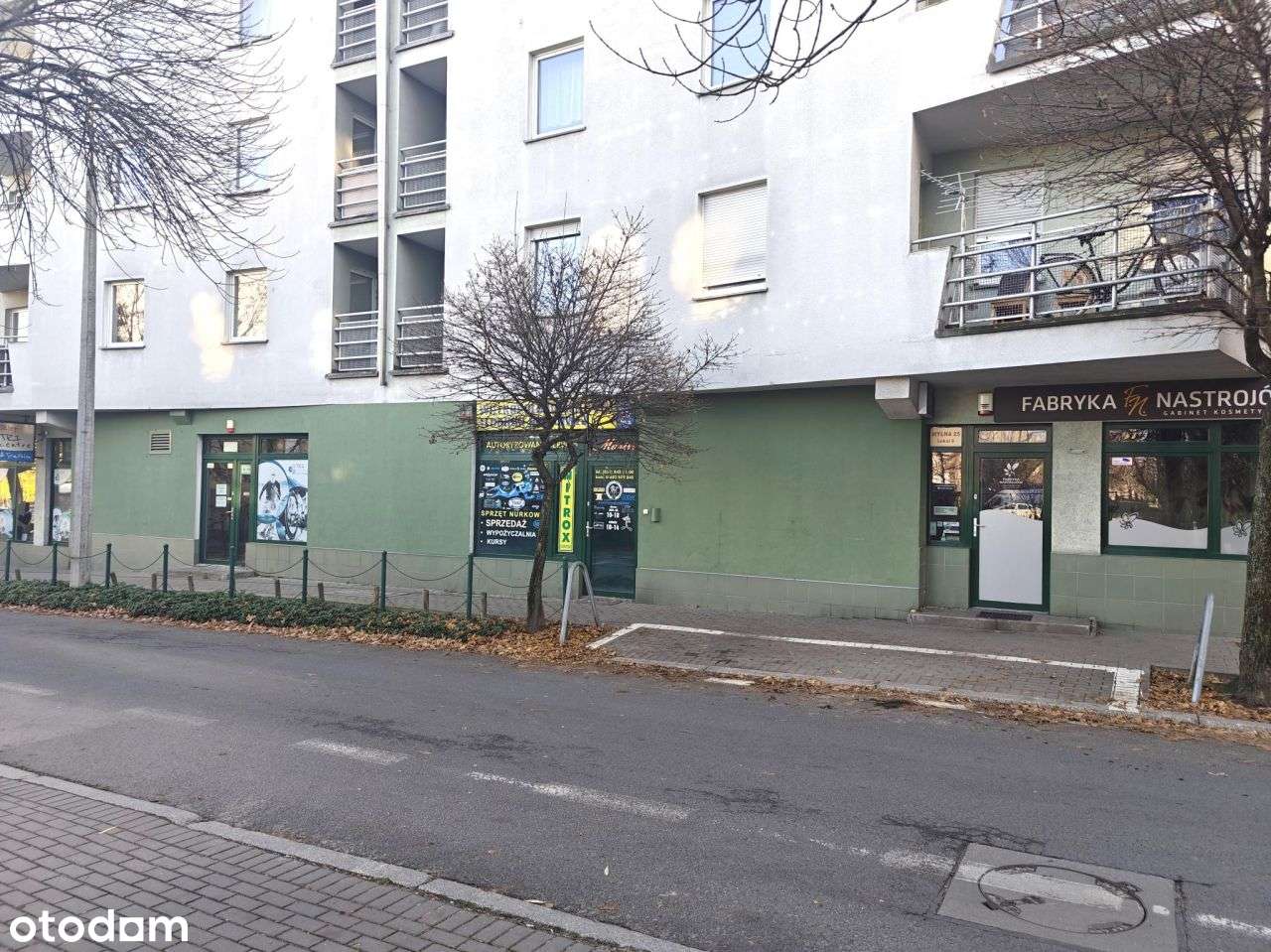 Lokal handlowy z dodatkowym magazynem-1