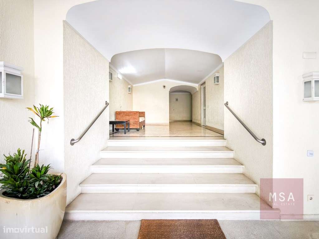 Fantástico apartamento T3 no Condomínio do Lago, Monte Estoril.-16