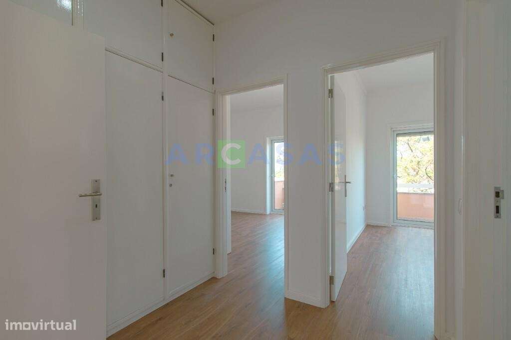 Apartamento T3 com garagem e varandas em Águas Santas, Maia-16