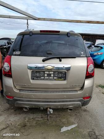 Chevrolet Captiva 3.2i V6 - 4