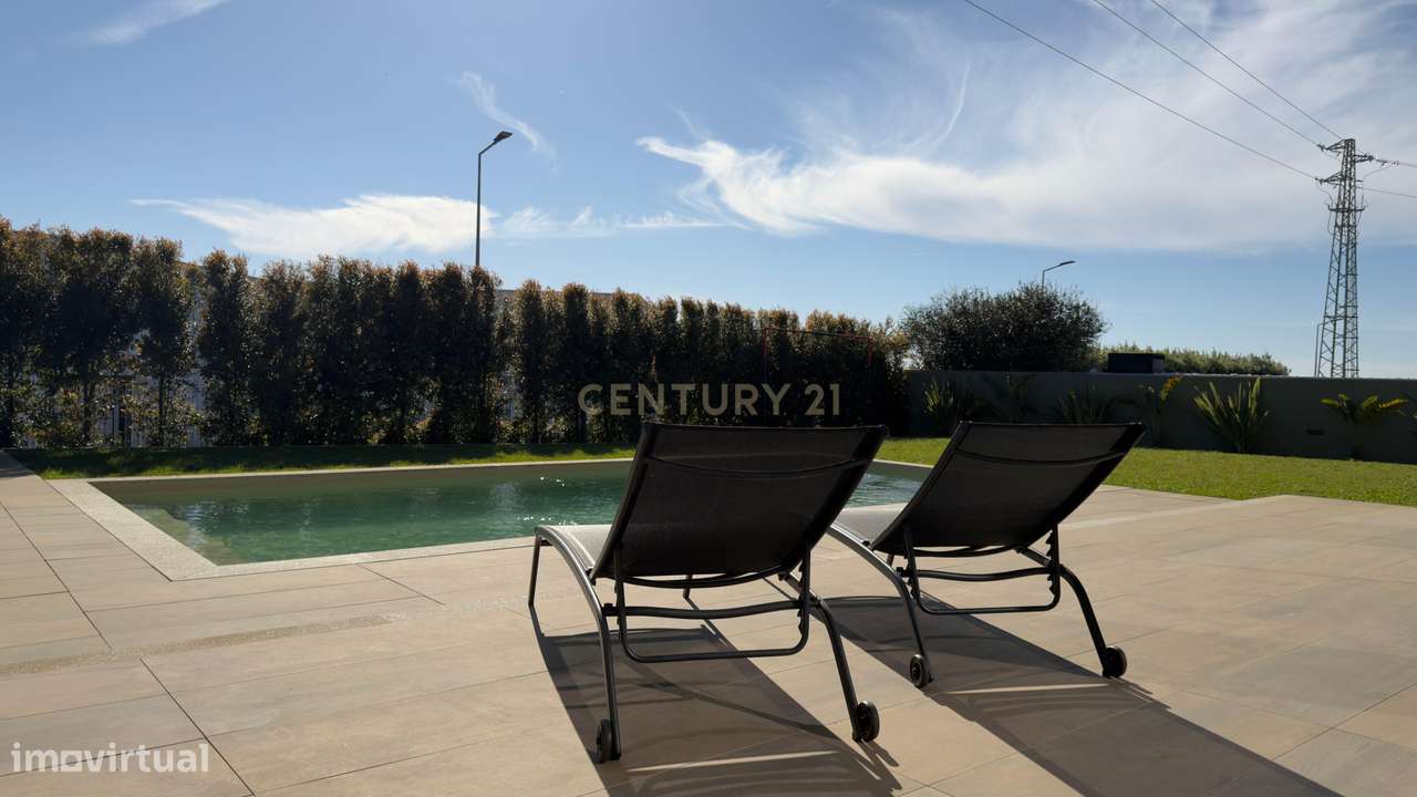 Moradia Contemporânea de Luxo em Azurara | Elegância, Privacidade e Di-6