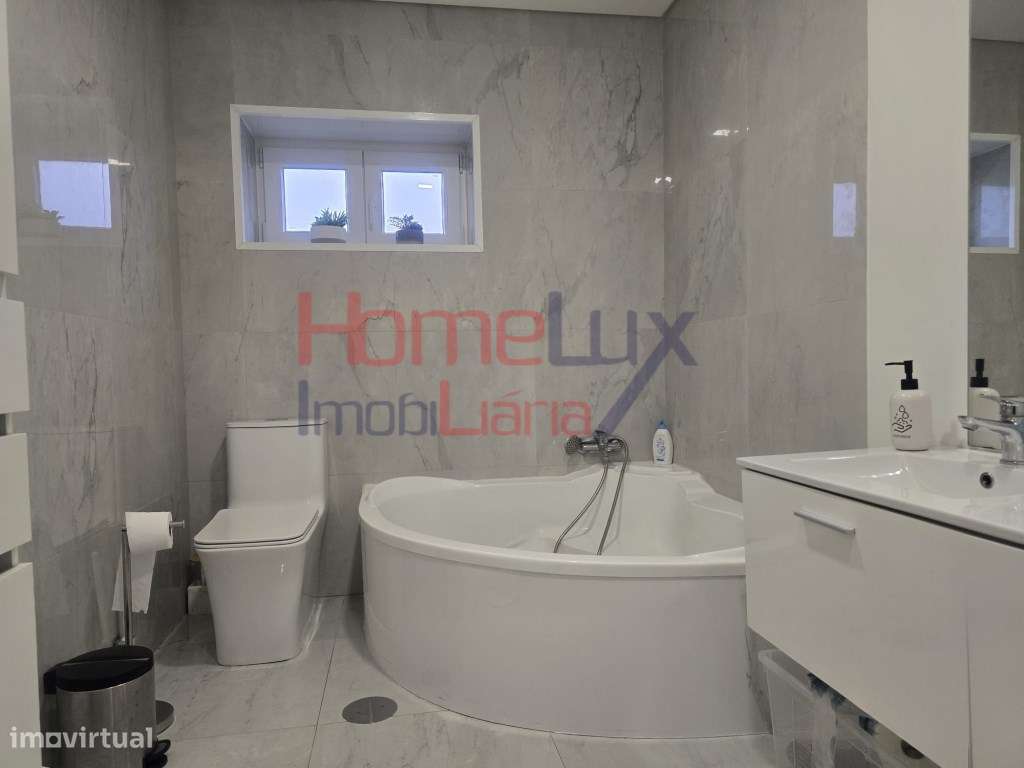 Andar Moradia T3 com Logradouro Privativo e Box para 2 carros !-27