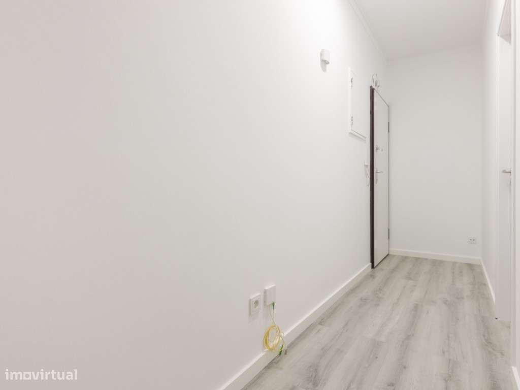 Apartamento T1 renovado | Amora-Seixal | Vista desafogada - Grande imagem: 2/15