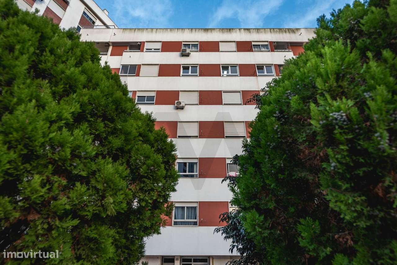 Apartamento T2 totalmente renovado com Suite, Varanda e Arrecadação na-26