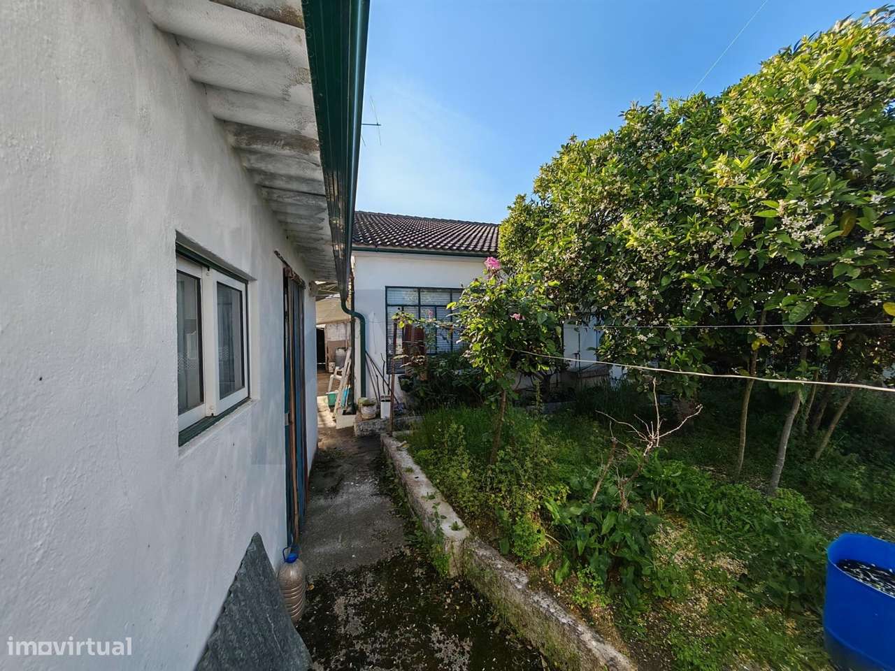 Moradia T3 no Tramagal, numa prestigiada localização da vila-21