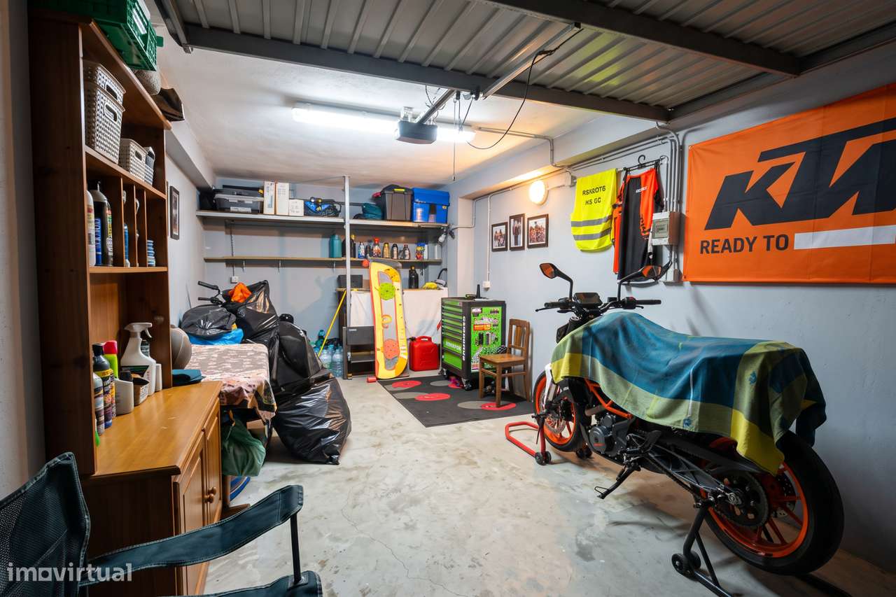 Apartamento T3 com Suíte, Elevador e Garagem em Oliveira do Bairro-11