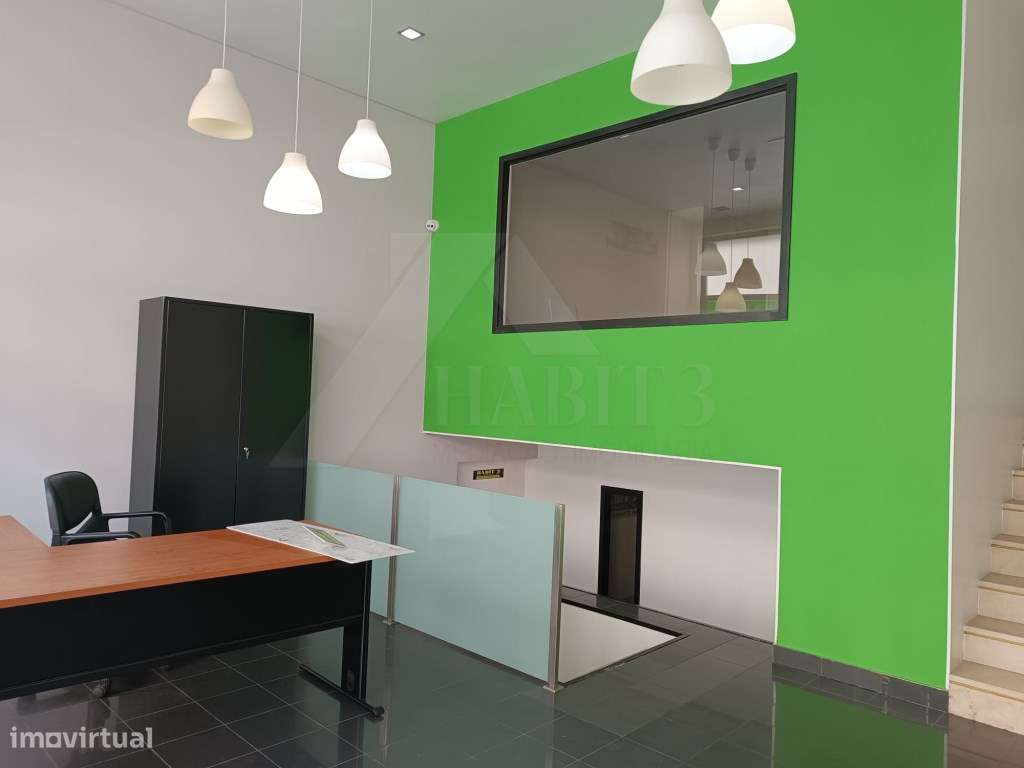 Loja Rés de Chão em São Vicente - Grande imagem: 3/15