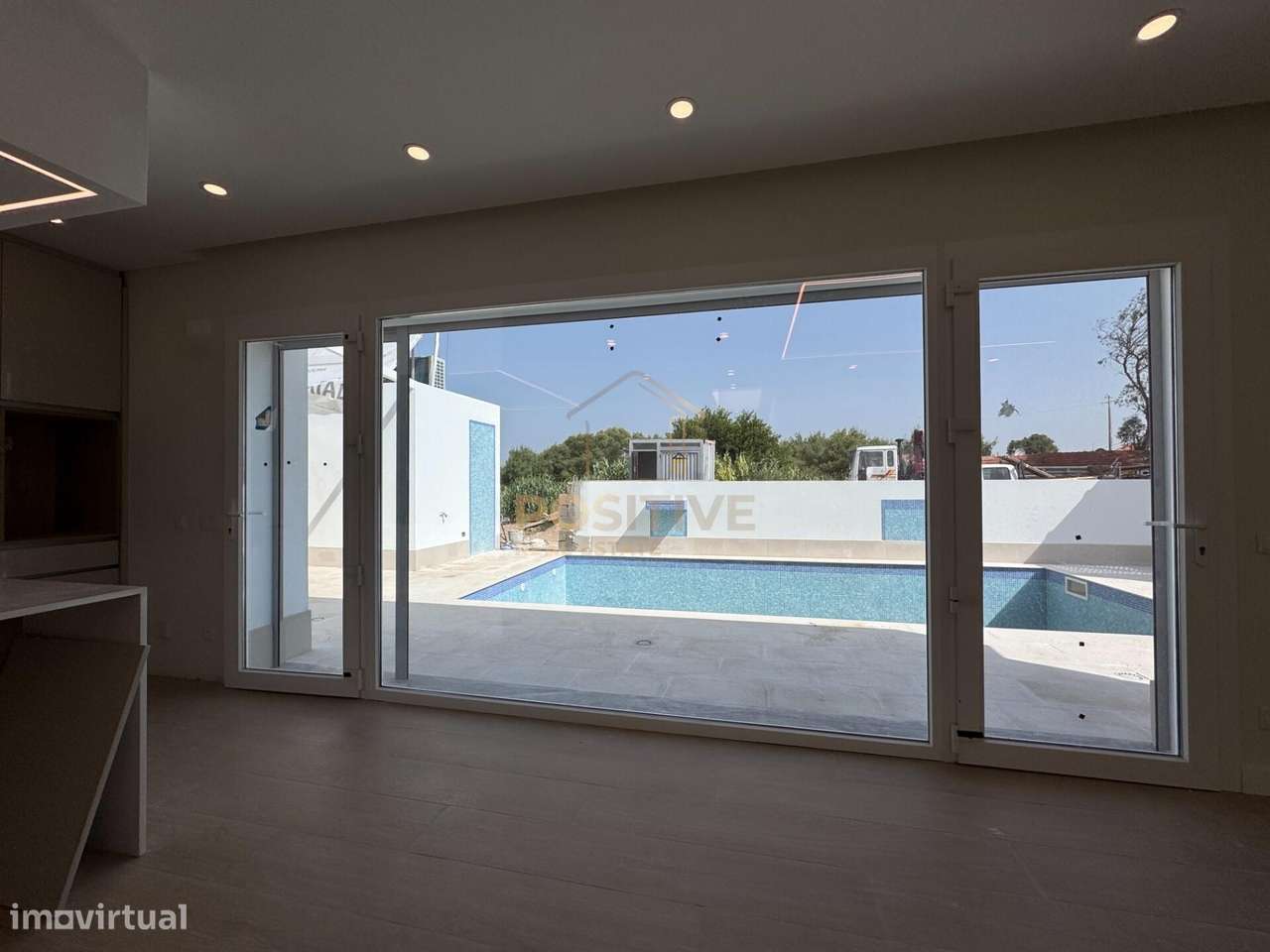 Nova Moradia T4 com Piscina na Vila de Azeitão - Grande imagem: 4/48