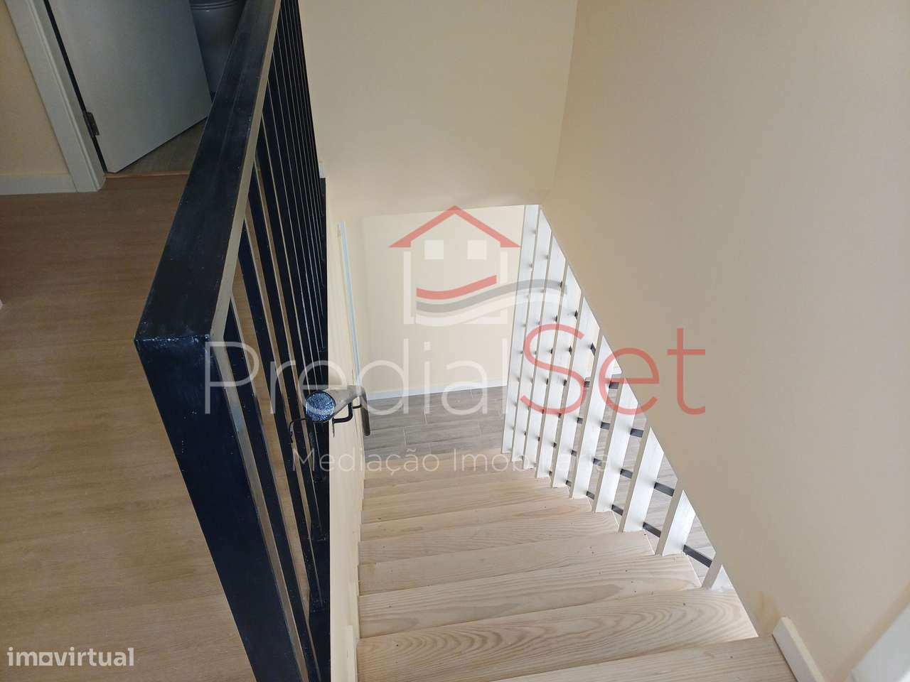 Moradia T3 Totalmente remodelada em Setúbal-20