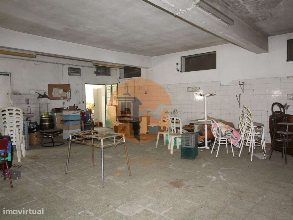 Edifício térreo na serra algarvia destinado a armazéns e atividade ... - Grande imagem: 2/10