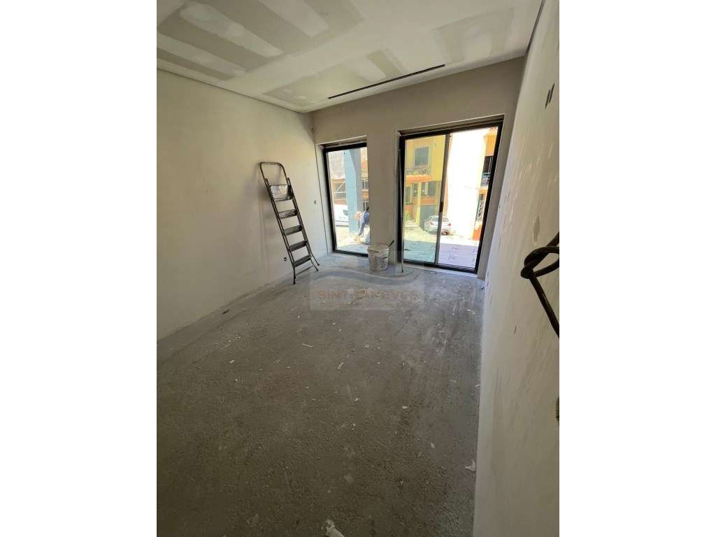 Moradia dos Sonhos 3 Suítes, Piscina, Painel Solar, 4 Vagas Garagem...-13