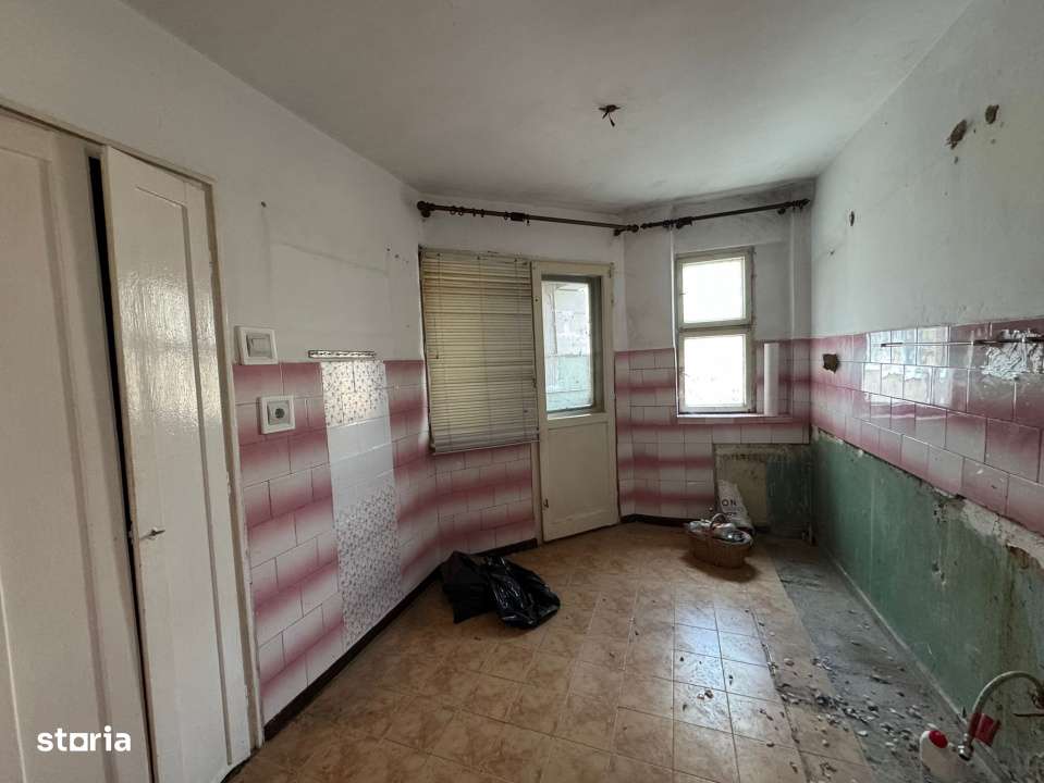Apartament 3 camere – 67 mp, semidecomandat – Mic. 16, Str. Astro-6