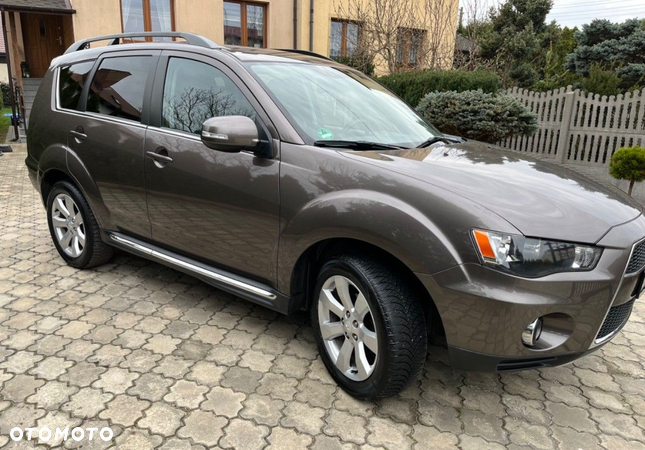 Mitsubishi Outlander - 10