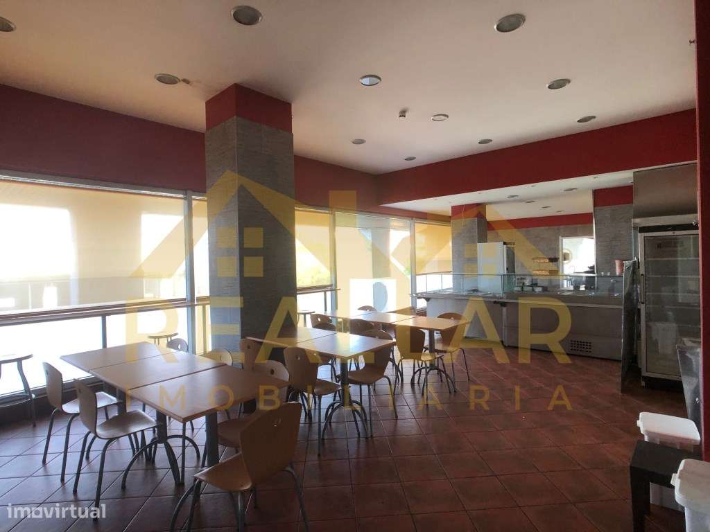 Loja preparada para restauração na Maia - Porto - Grande imagem: 2/21