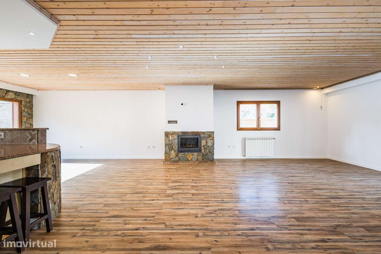 Moradia T4 renovada | Piscina Aquecida - Parceiros-17