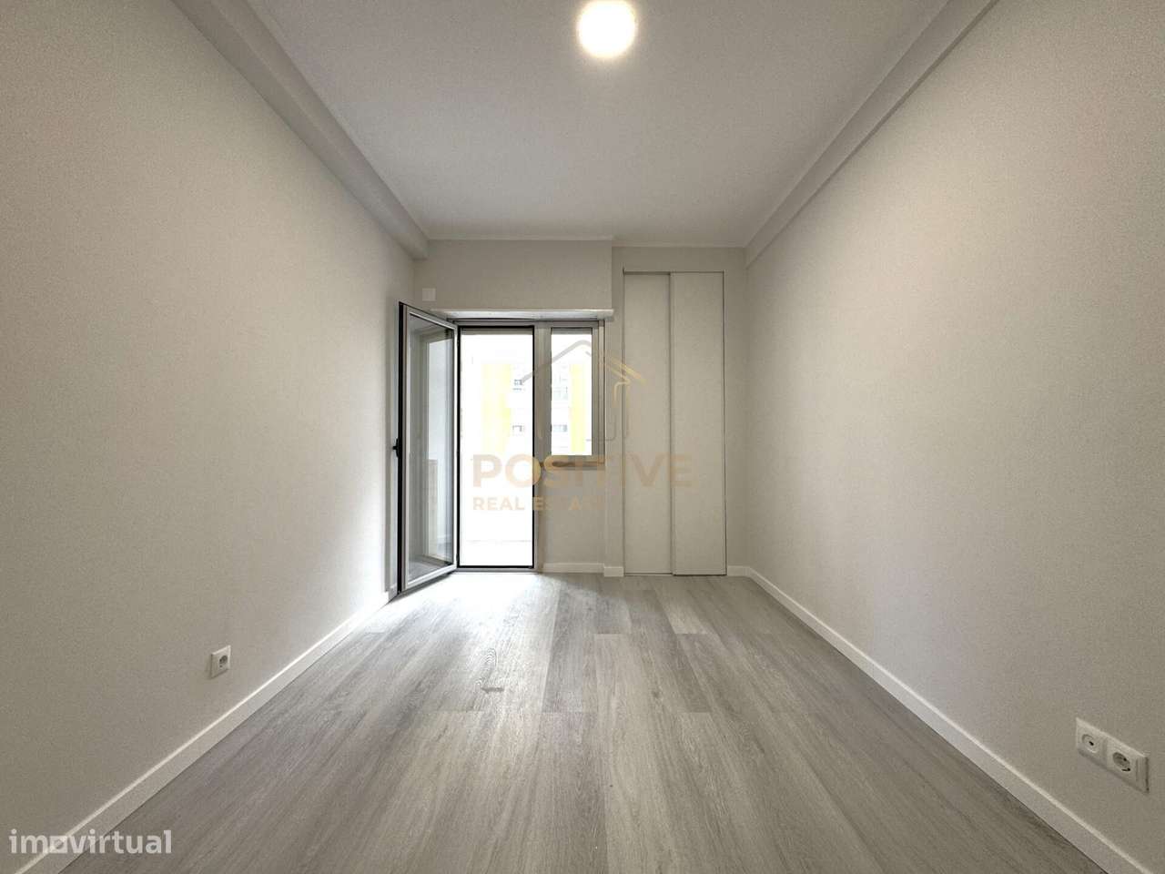 Apartamento T2 c/2 WC's em Oeiras-23