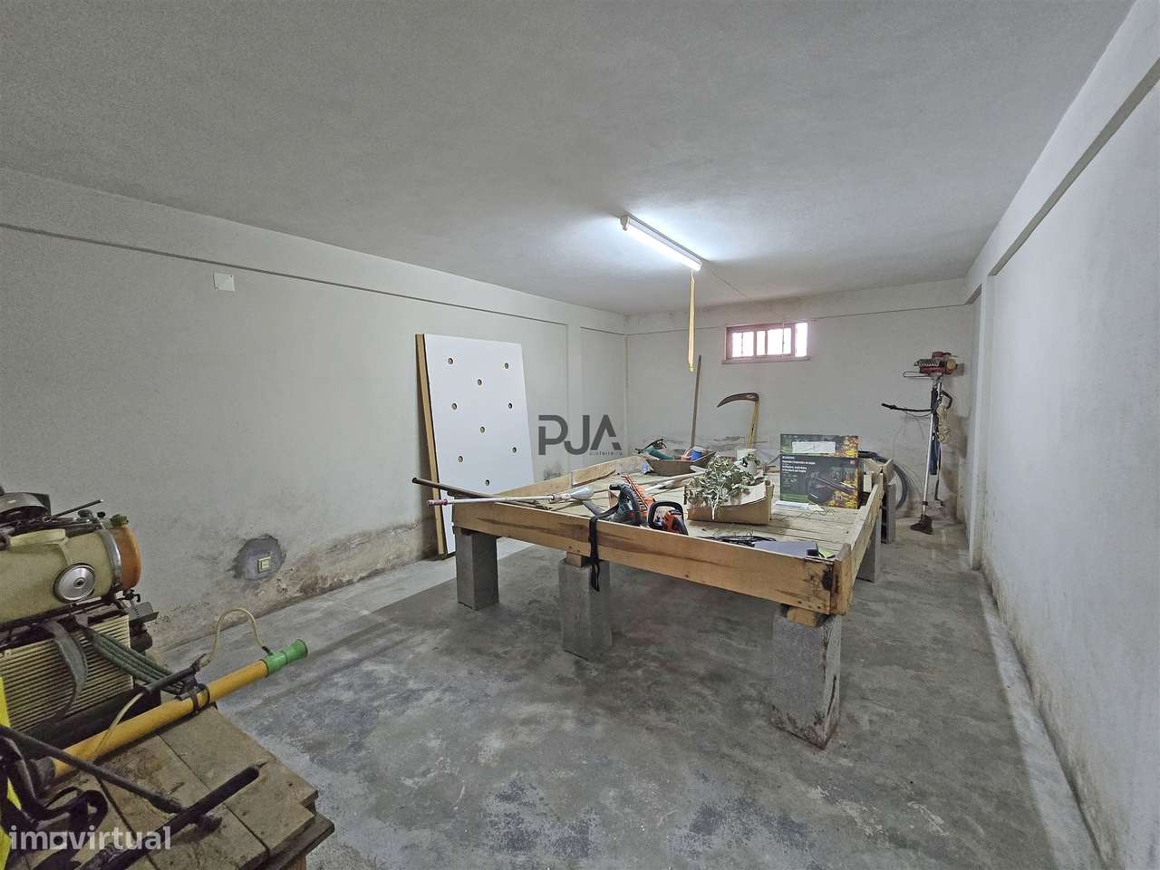 Moradia Isolada T5 em Outeiro de Espinho, Mangualde-29