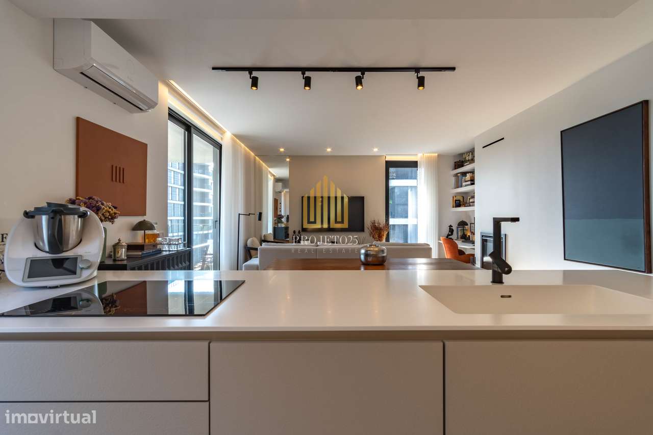 Luxuoso T2 Green Terrace, com grande varanda, zonas verdes e jardins.-10